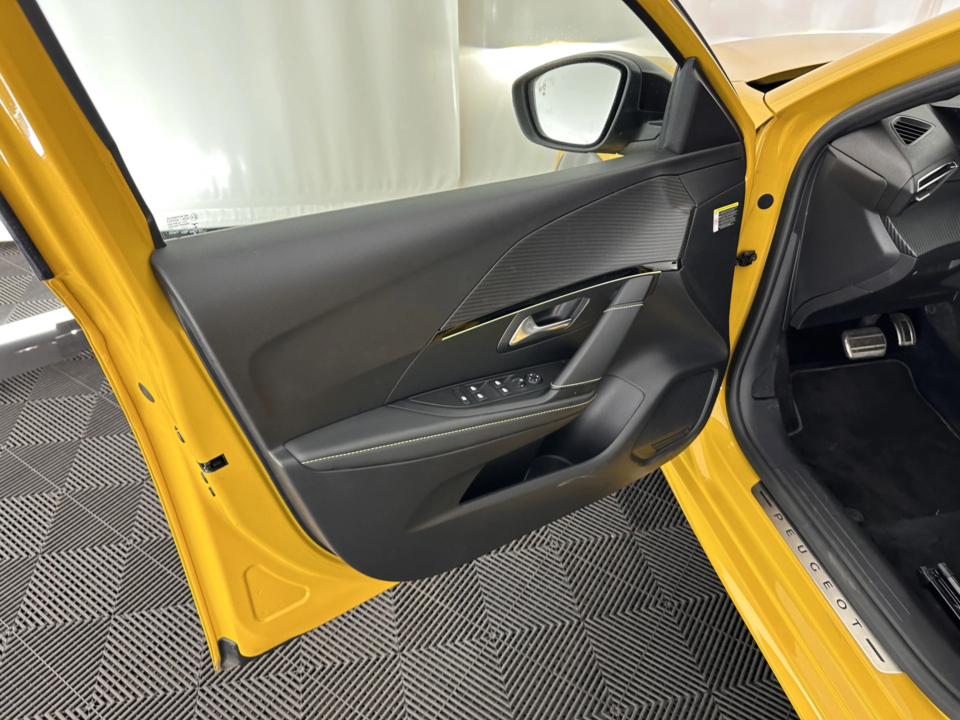 Hoofdafbeelding Peugeot e-208