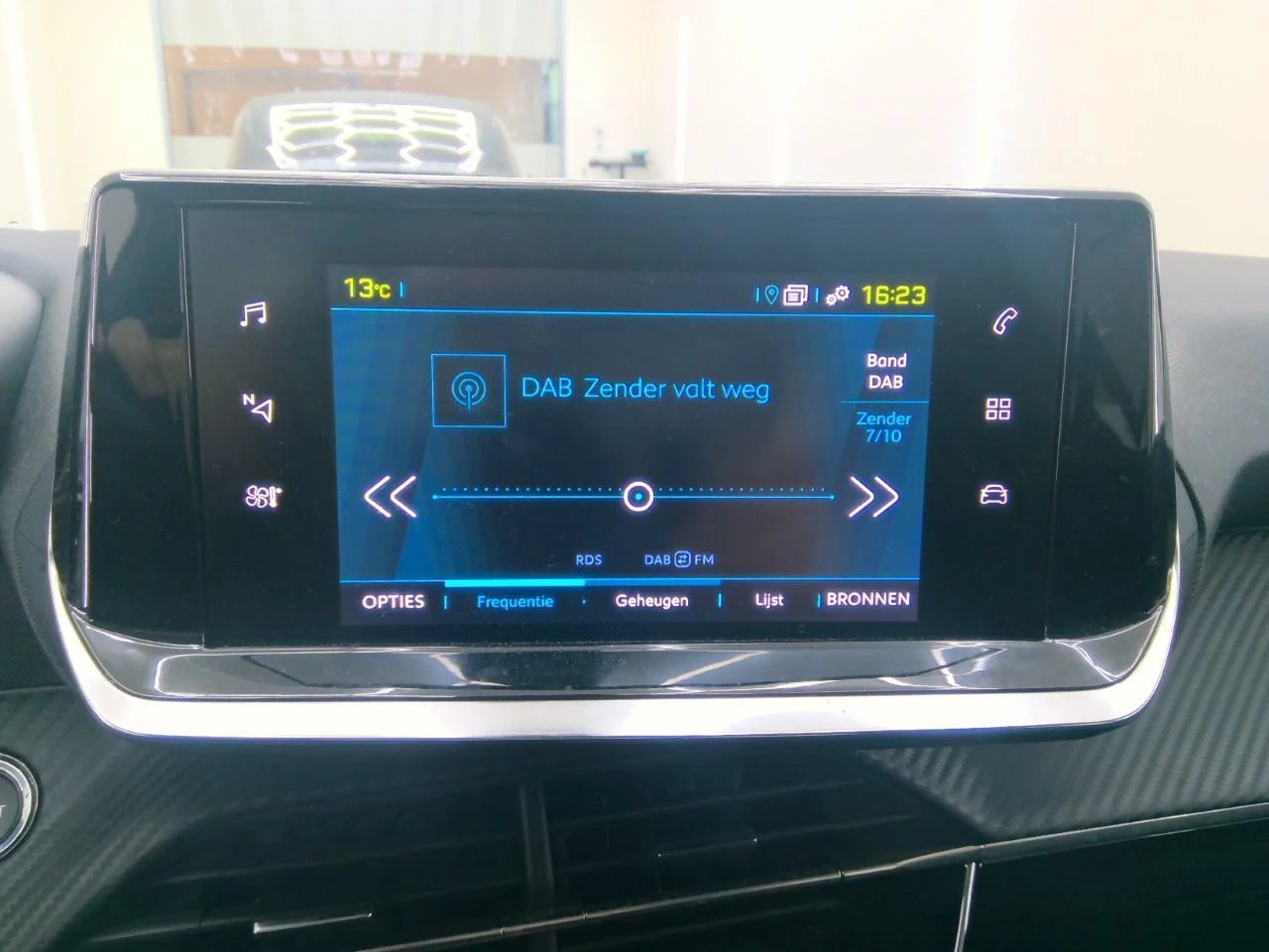 Hoofdafbeelding Peugeot e-208