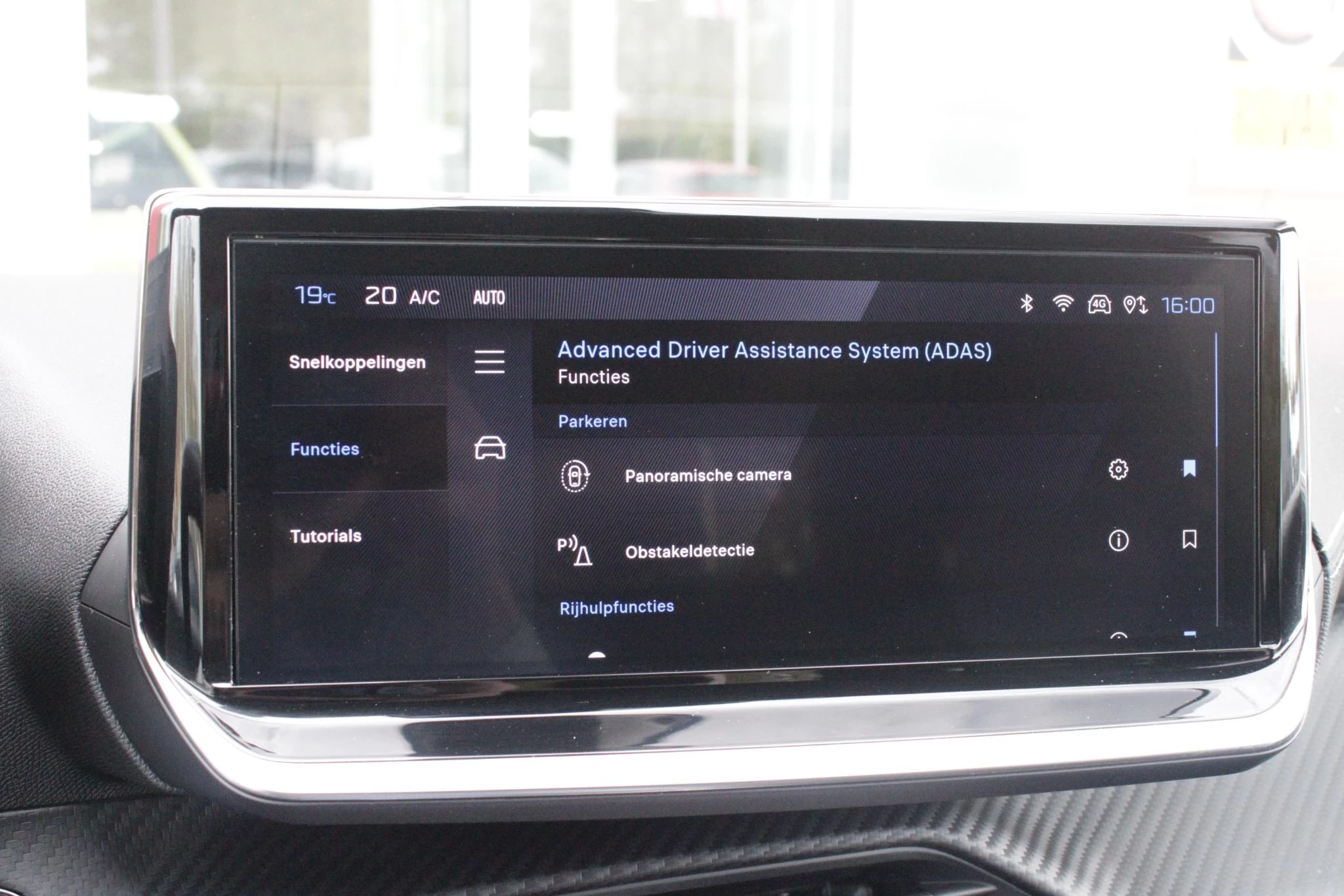 Hoofdafbeelding Peugeot e-208