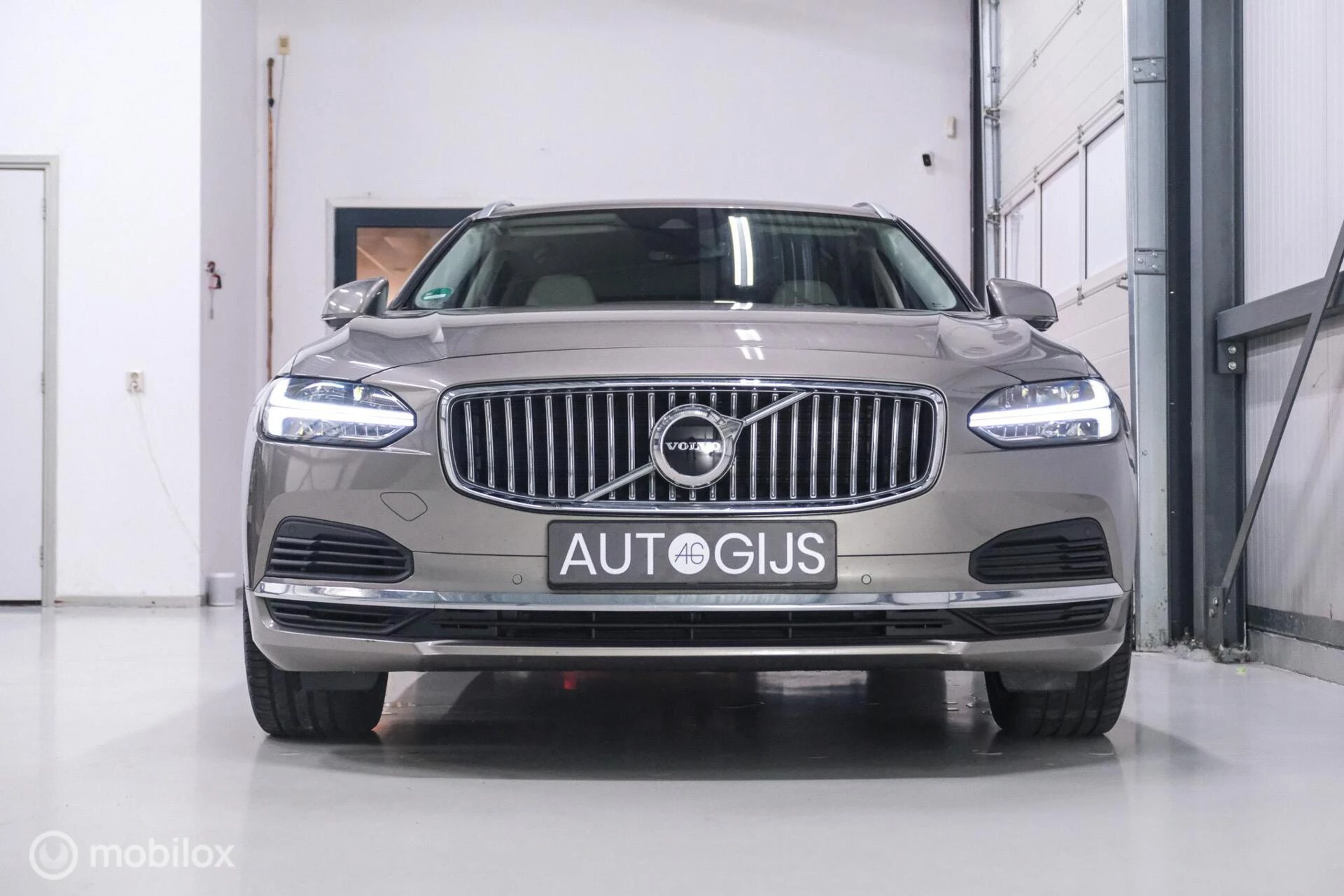 Hoofdafbeelding Volvo V90