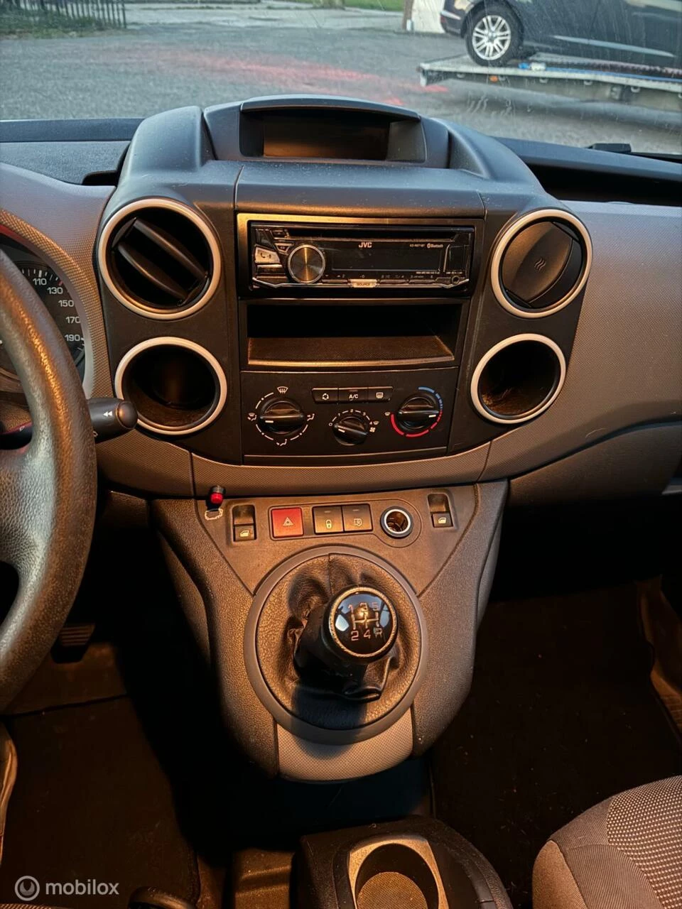 Hoofdafbeelding Peugeot Partner