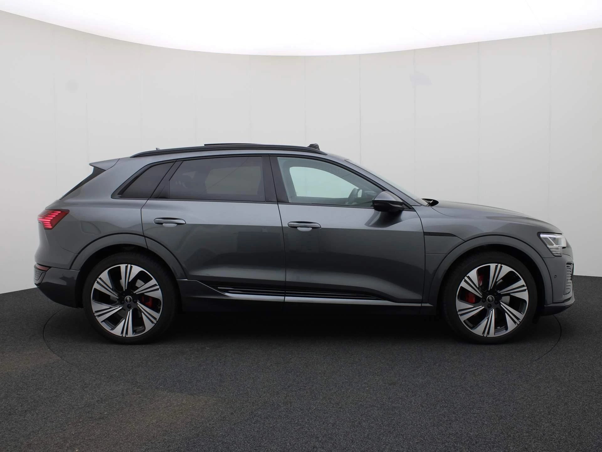 Hoofdafbeelding Audi Q8 e-tron