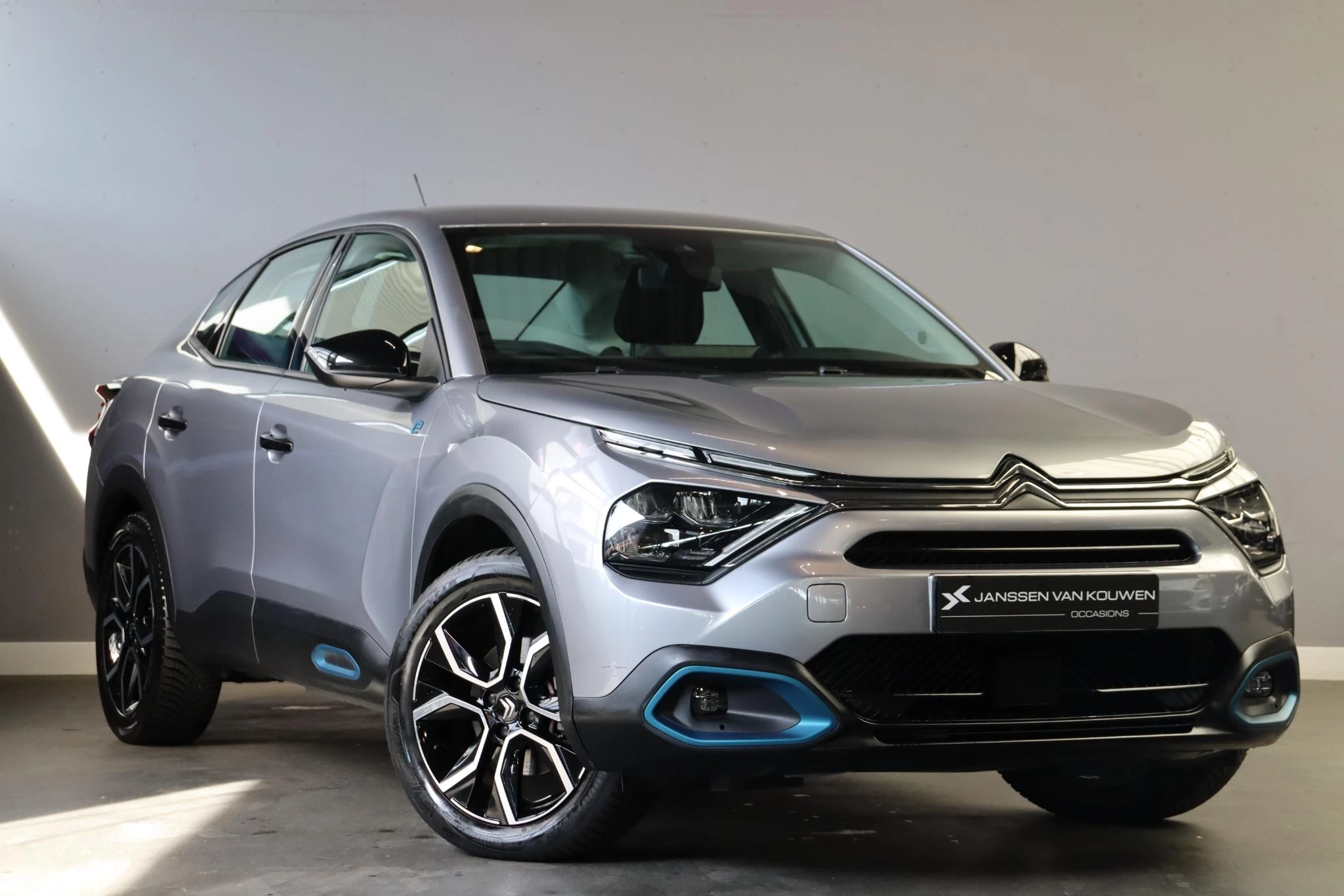 Hoofdafbeelding Citroën ë-C4 X