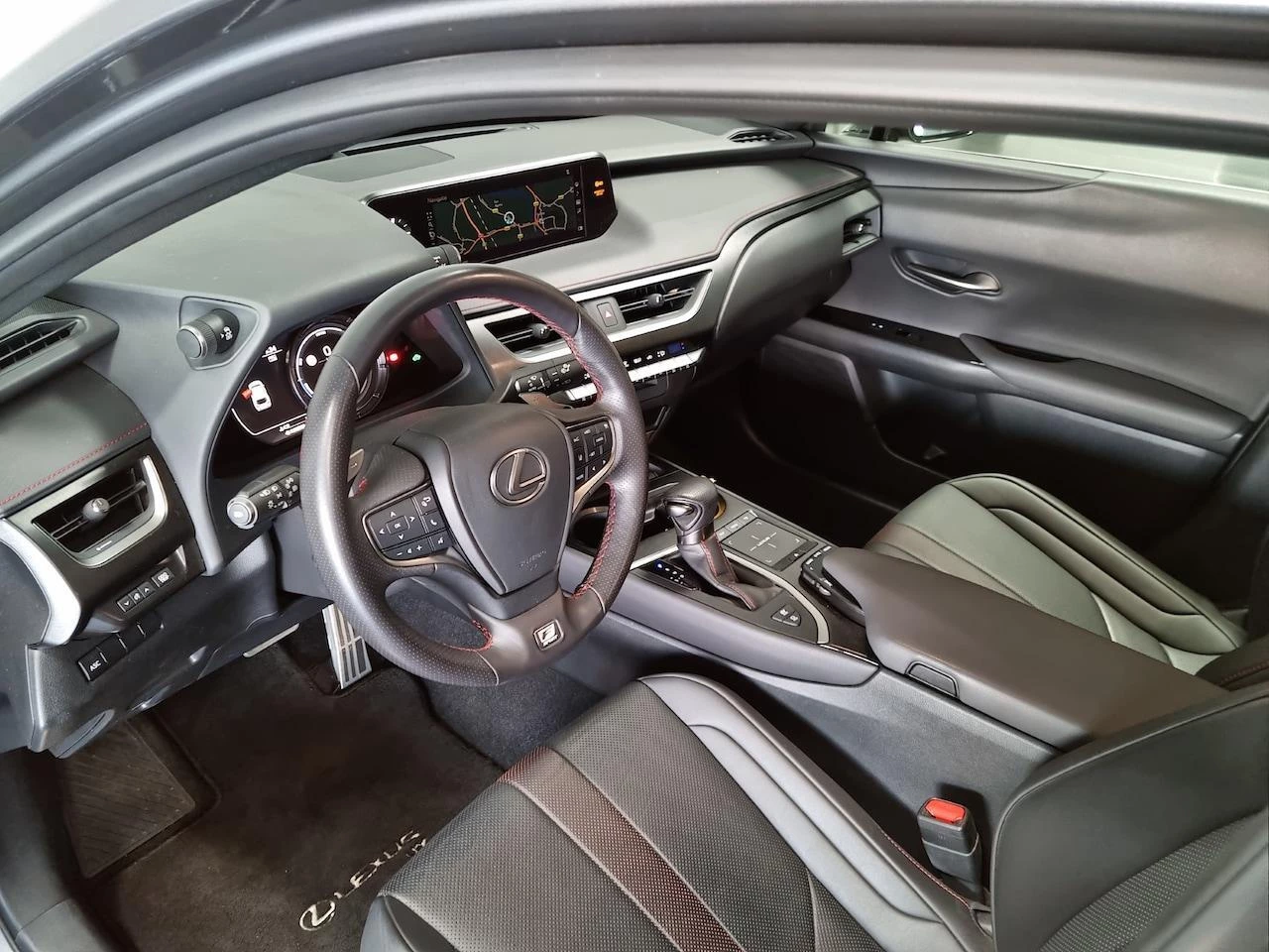 Hoofdafbeelding Lexus UX