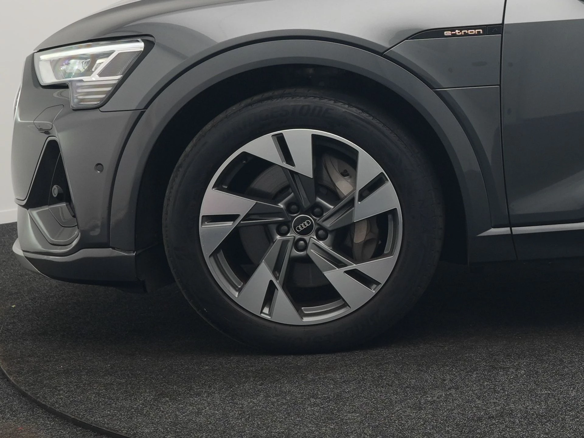 Hoofdafbeelding Audi e-tron