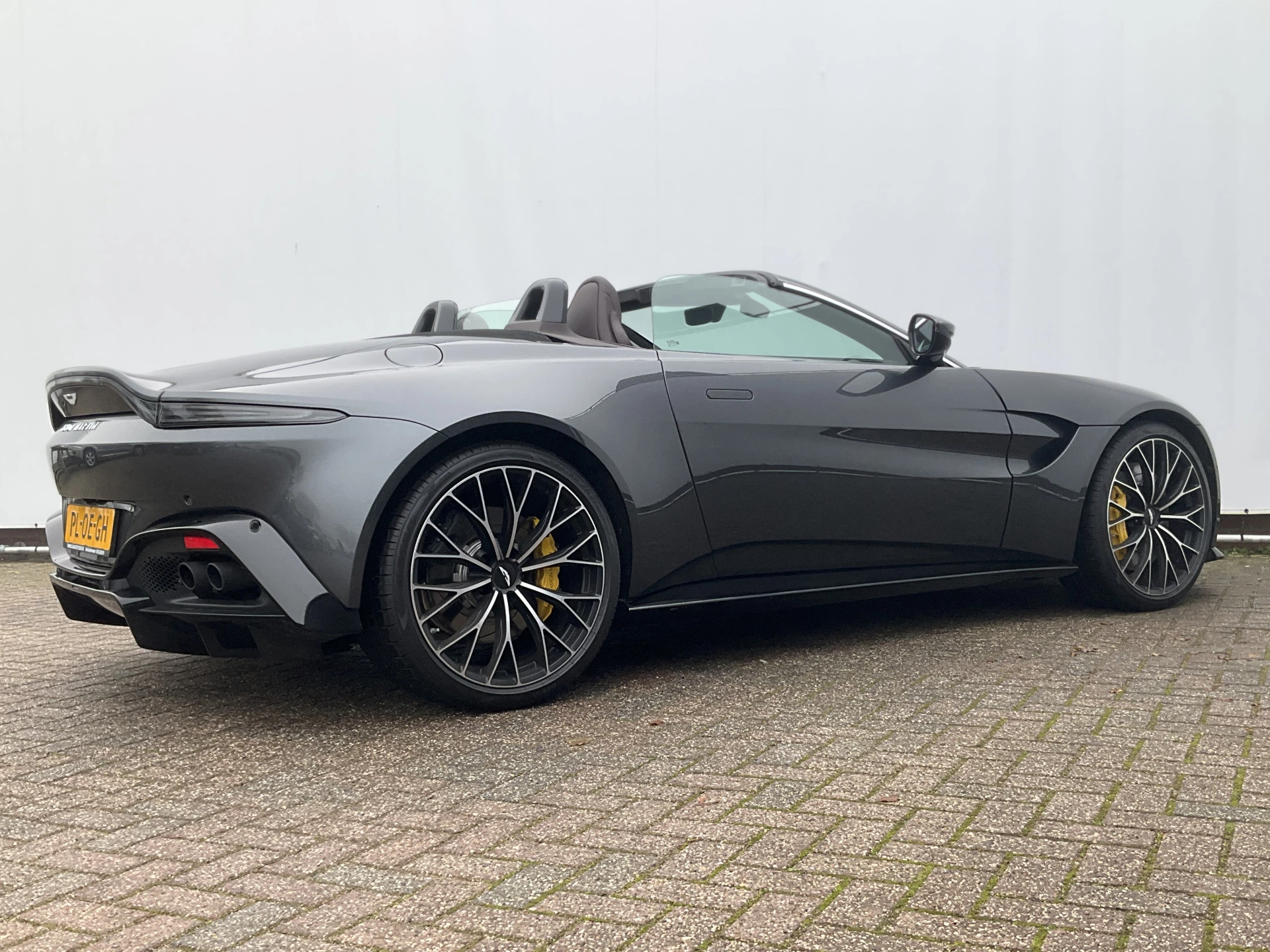 Hoofdafbeelding Aston Martin V8 Vantage