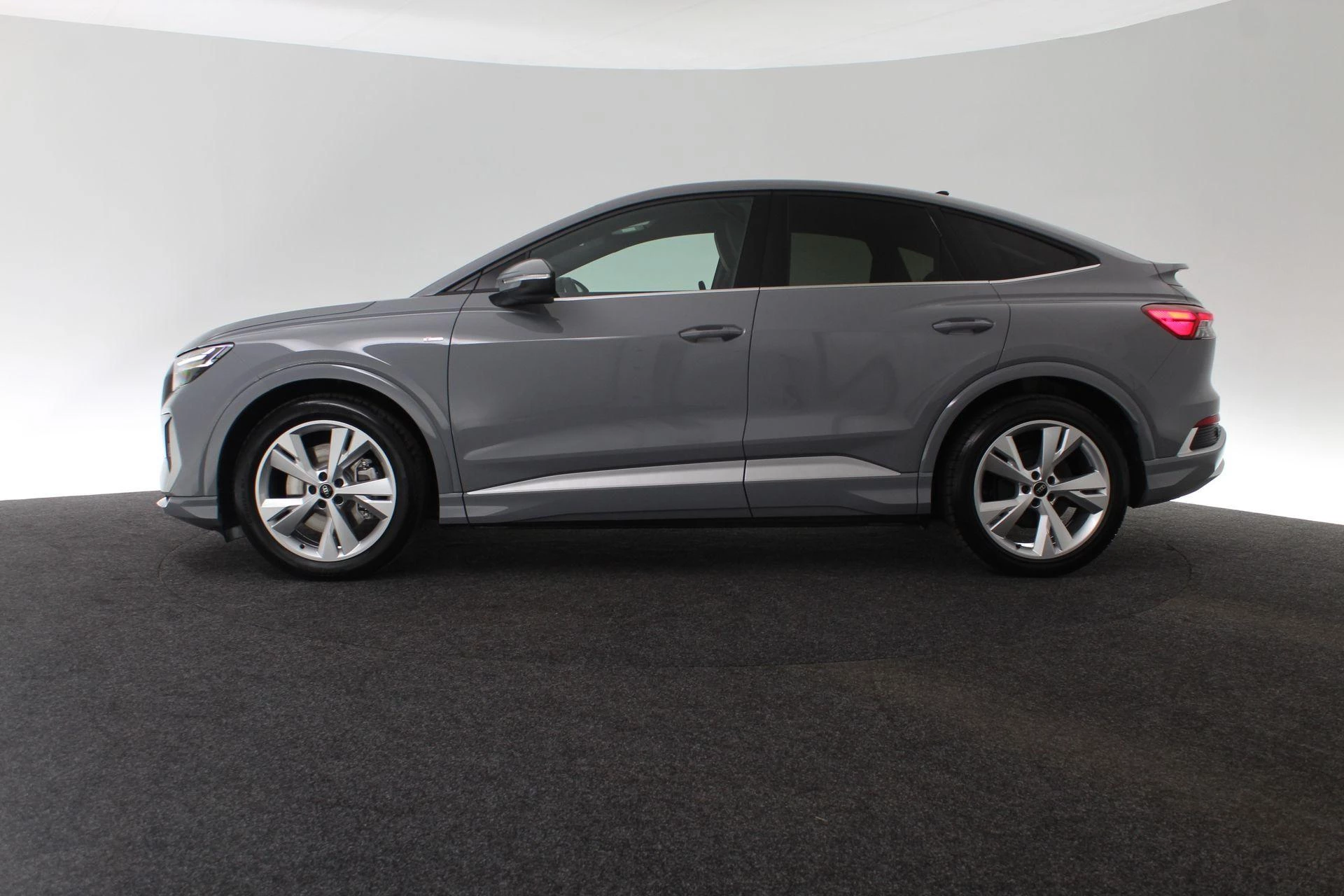 Hoofdafbeelding Audi Q4 Sportback e-tron