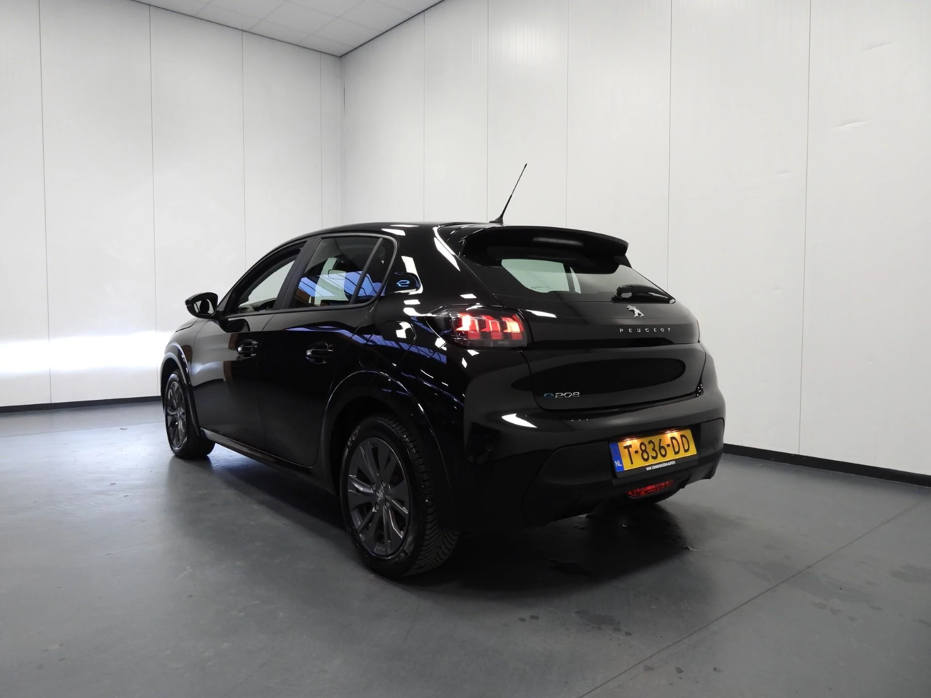 Hoofdafbeelding Peugeot e-208