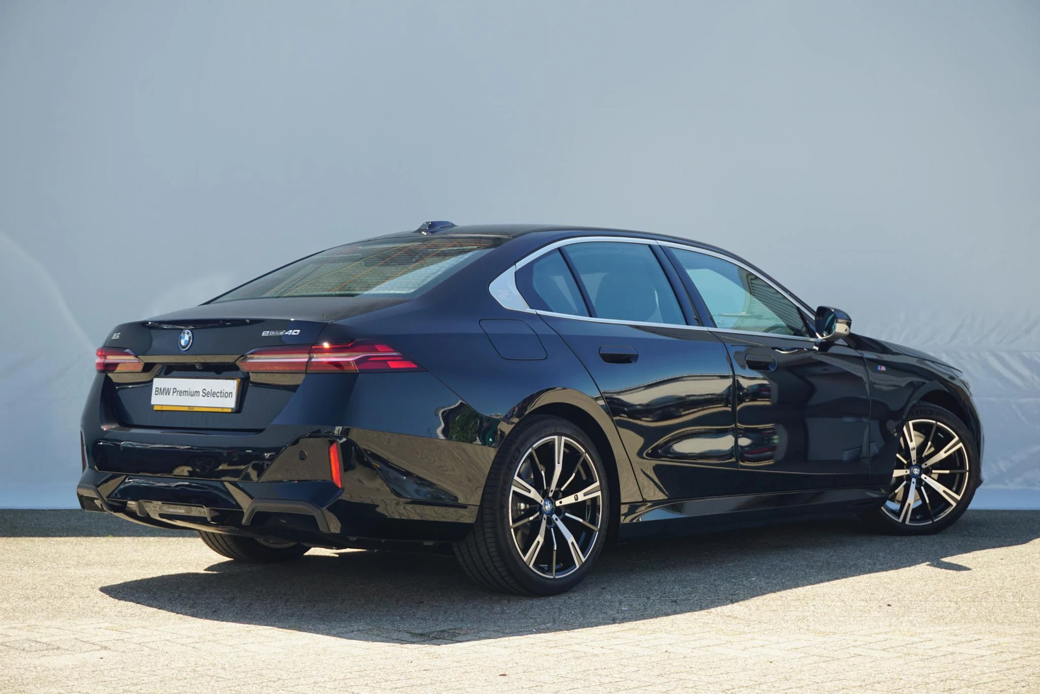 Hoofdafbeelding BMW i5