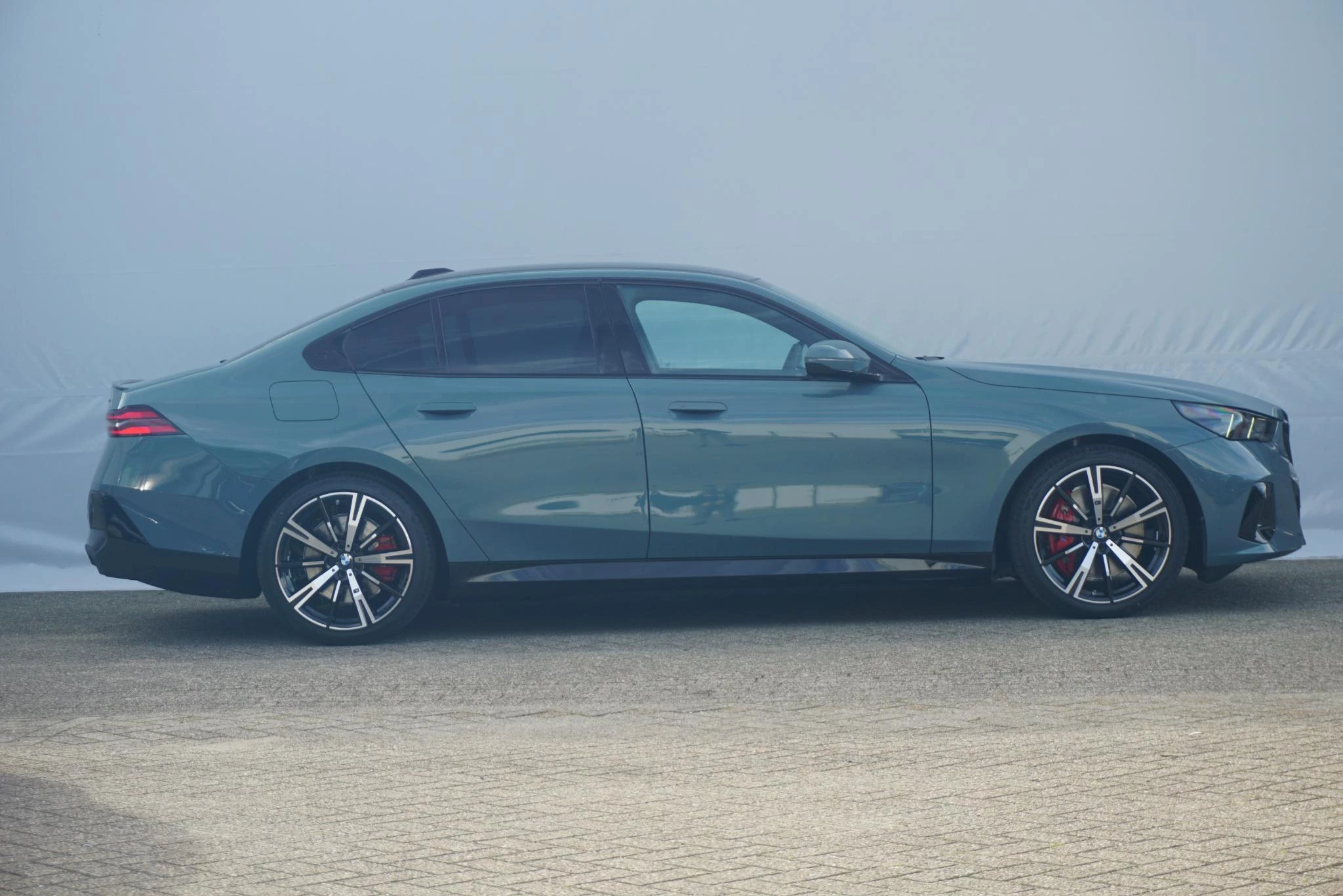 Hoofdafbeelding BMW i5