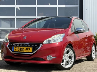 Peugeot 208 1.6 THP GTi 200pk | Bluetooth | Cruise control | Electronic climate control | Lederen/stof bekleding | Navigatiesysteem full map | Panoramadak | Parkeersensor achter | Voorstoelen verwarmd | Zeer nette auto!