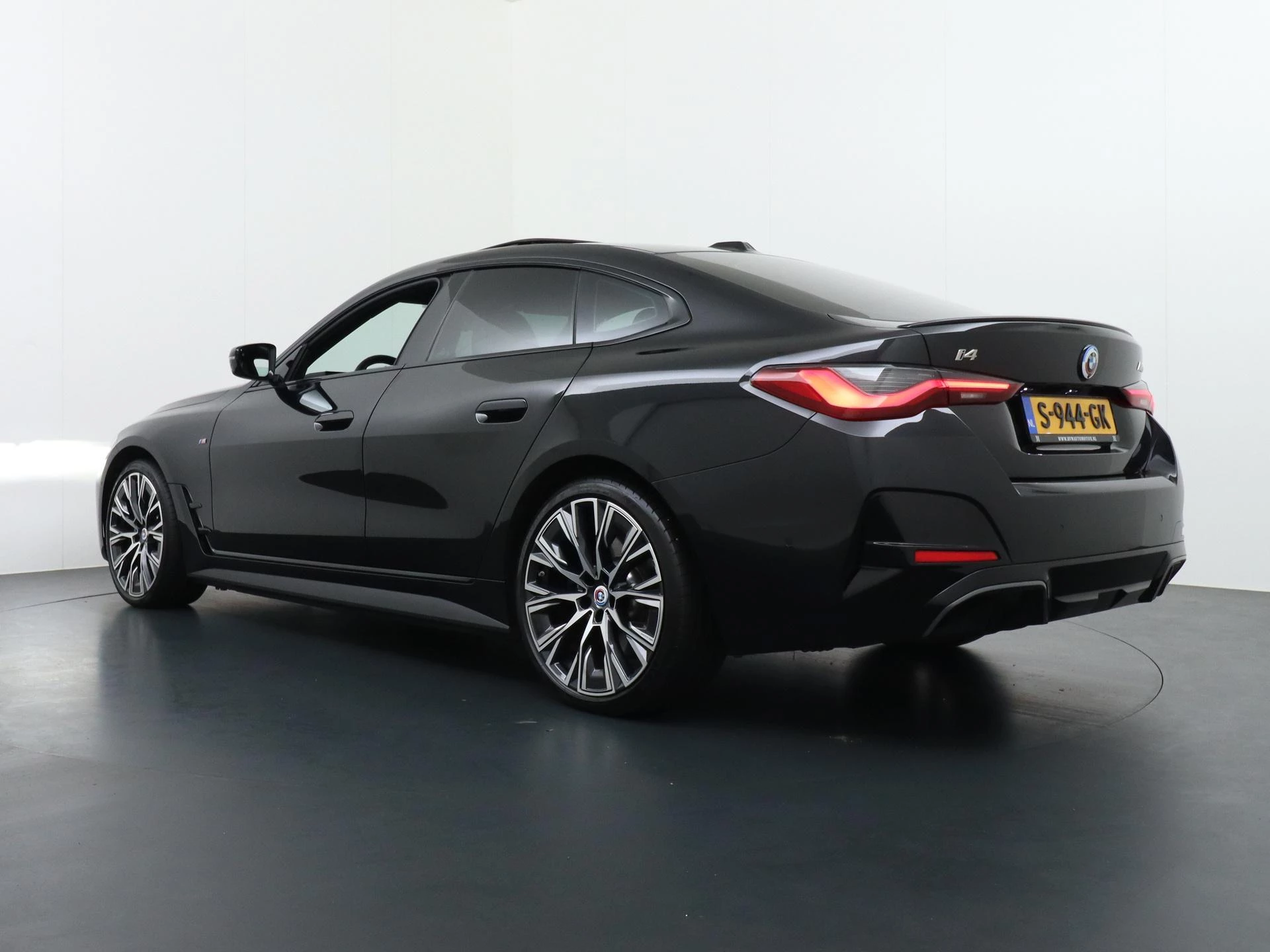 Hoofdafbeelding BMW i4