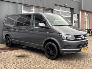 Volkswagen Transporter 2.0 TDI L2H1 DC 150PK Airco Cruise controle Trekhaak 2500kg trekgewicht Schuifdeur Parkeerhulp achter 6-Persoons DC Euro 6 Bpm vrij