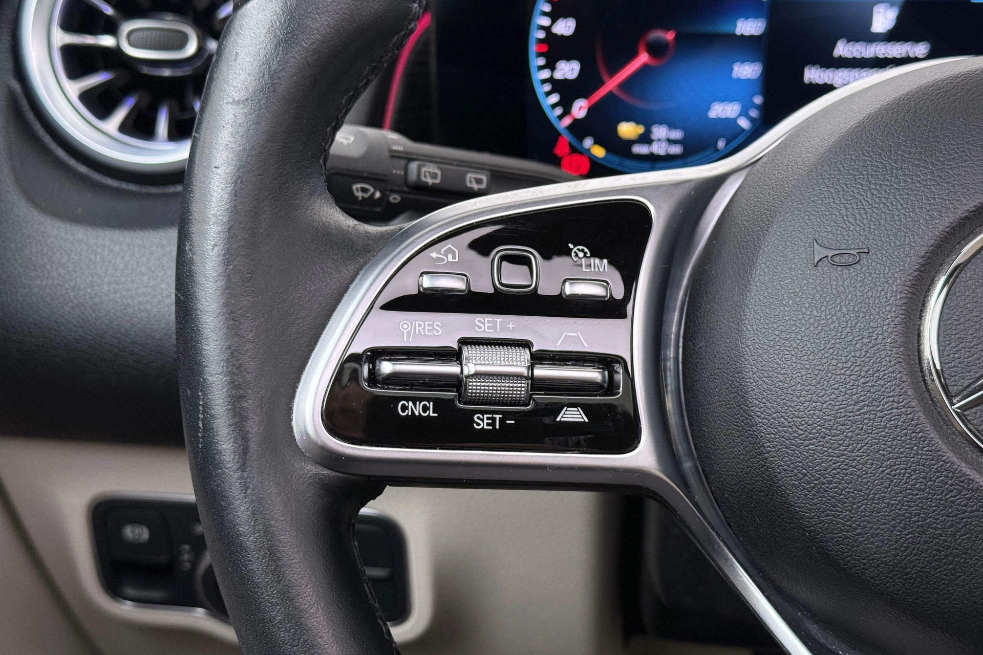 Hoofdafbeelding Mercedes-Benz EQB