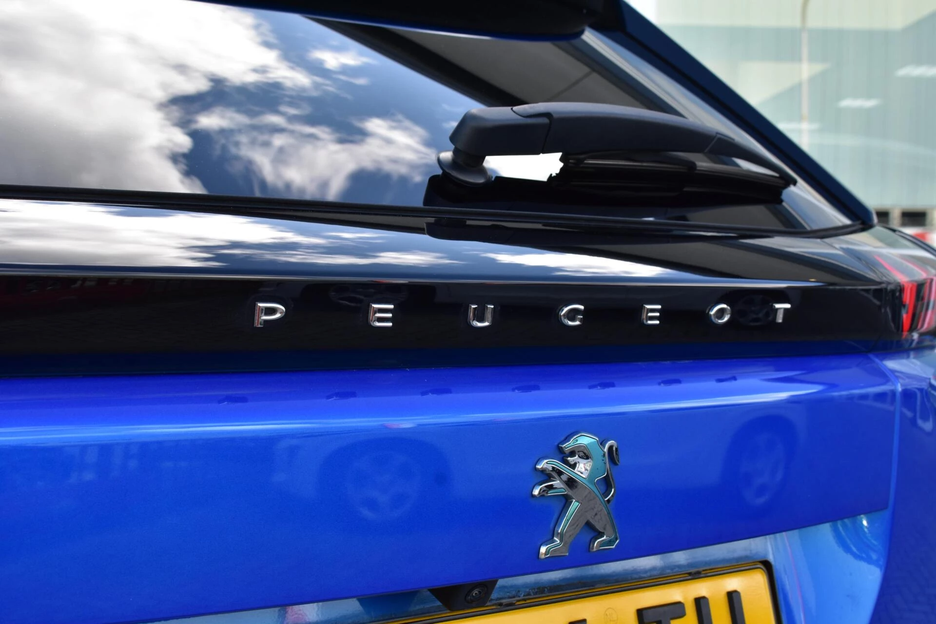 Hoofdafbeelding Peugeot e-2008