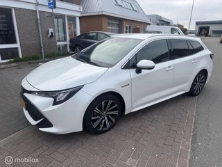 Toyota Corolla Touring Sports 1.8 Hybrid Business+