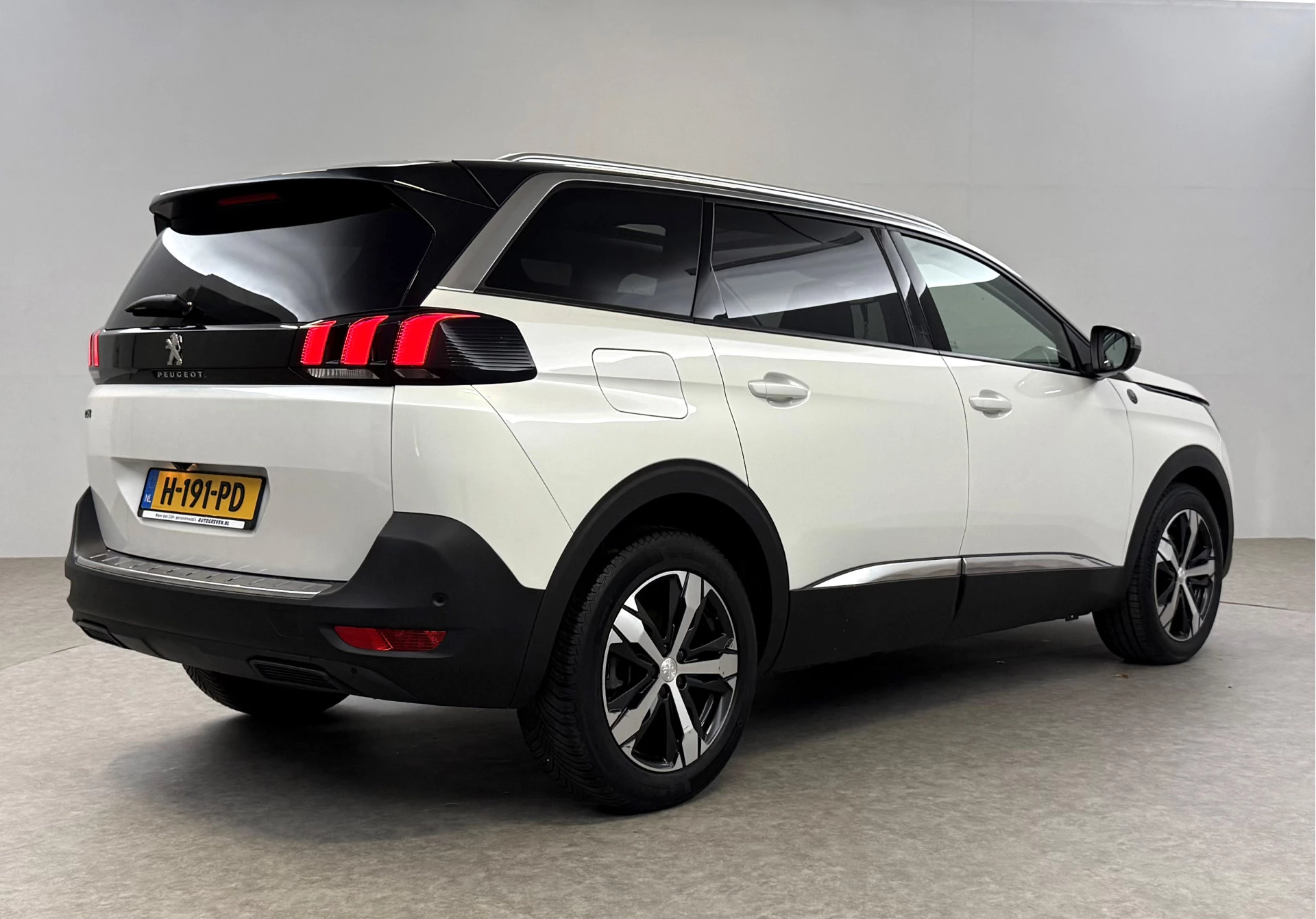 Hoofdafbeelding Peugeot 5008