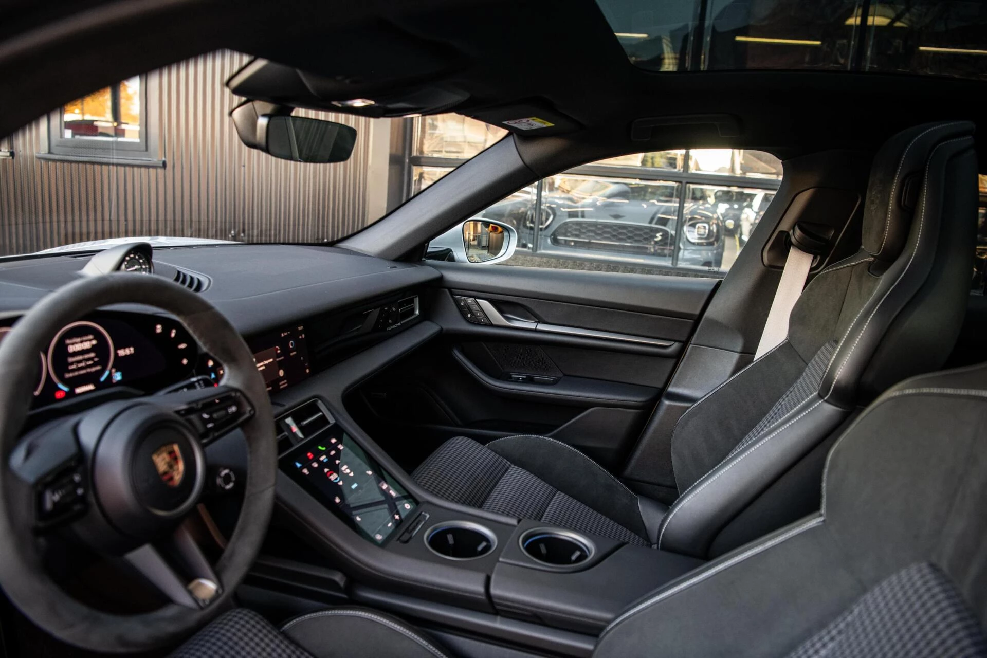 Hoofdafbeelding Porsche Taycan