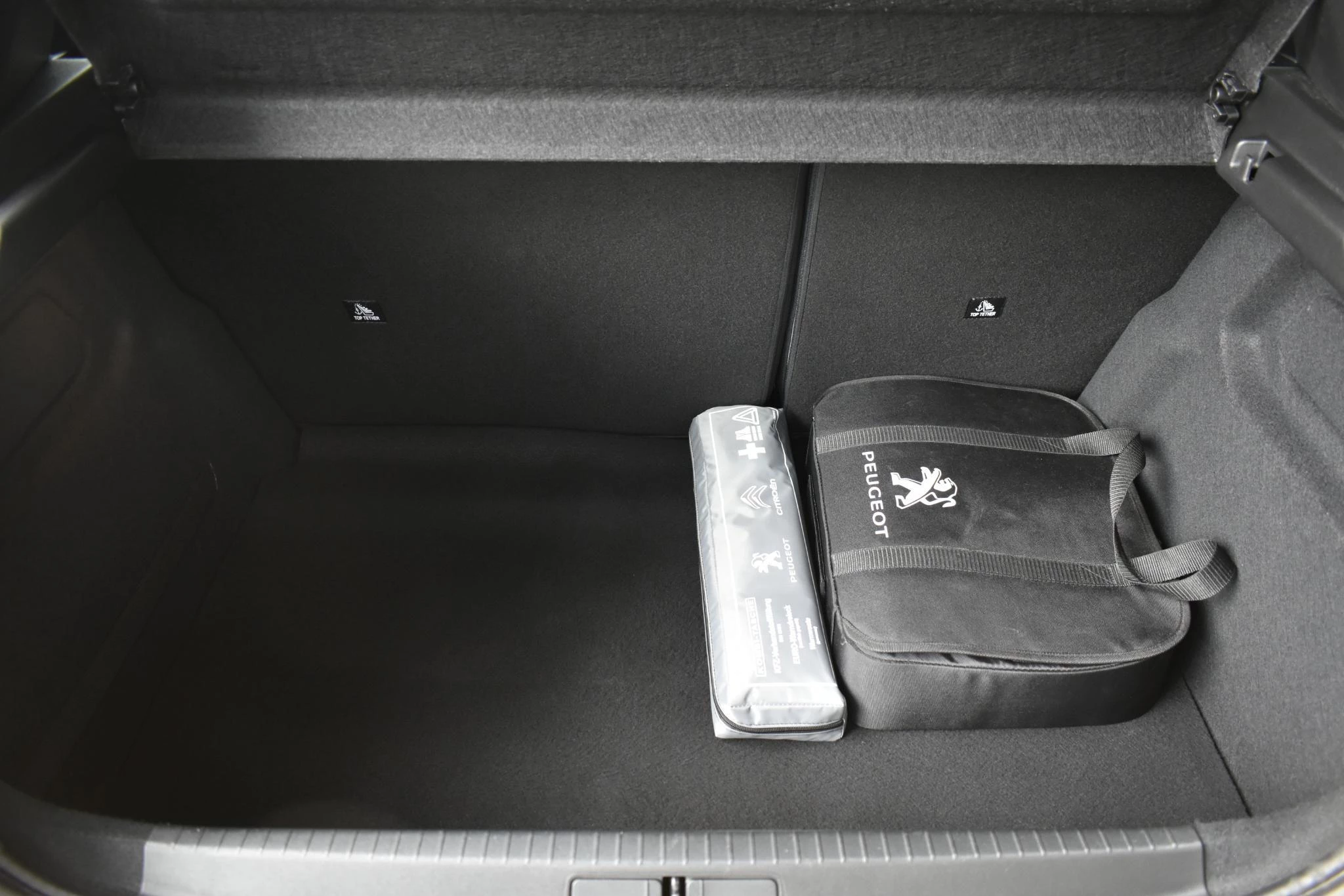 Hoofdafbeelding Peugeot e-208