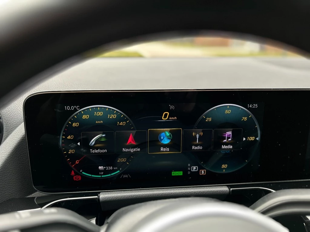 Hoofdafbeelding Mercedes-Benz EQA