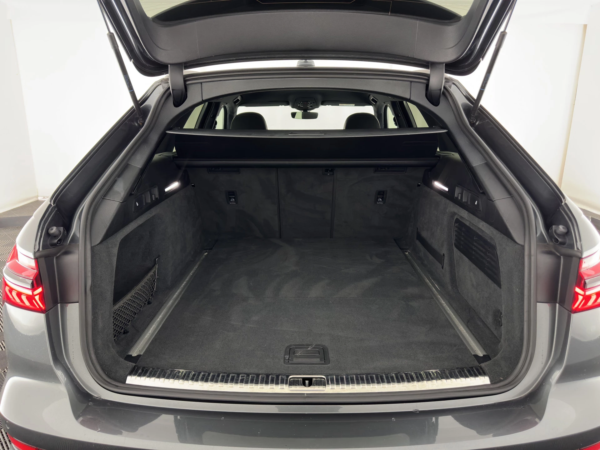 Hoofdafbeelding Audi S6