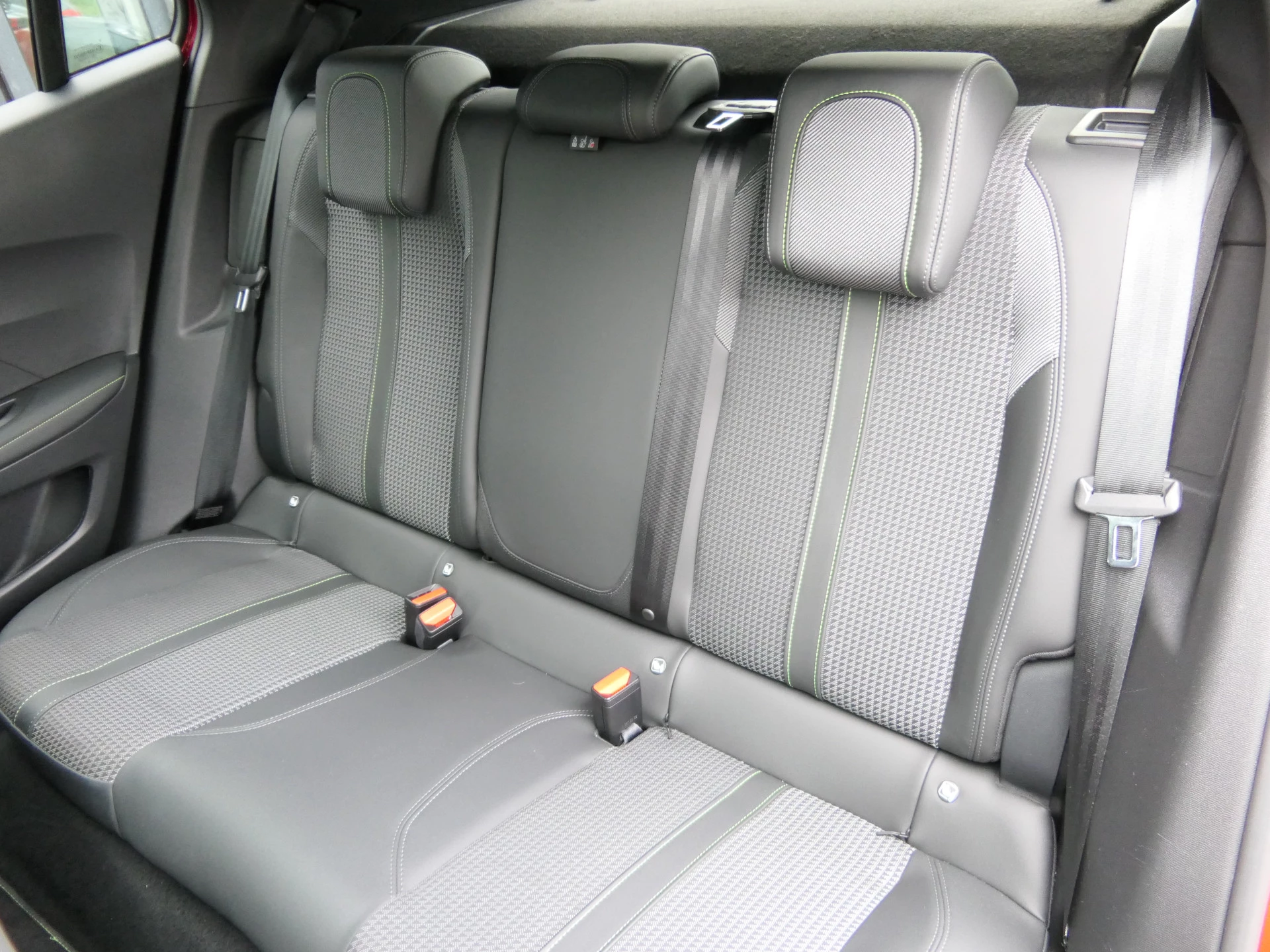 Hoofdafbeelding Peugeot e-2008
