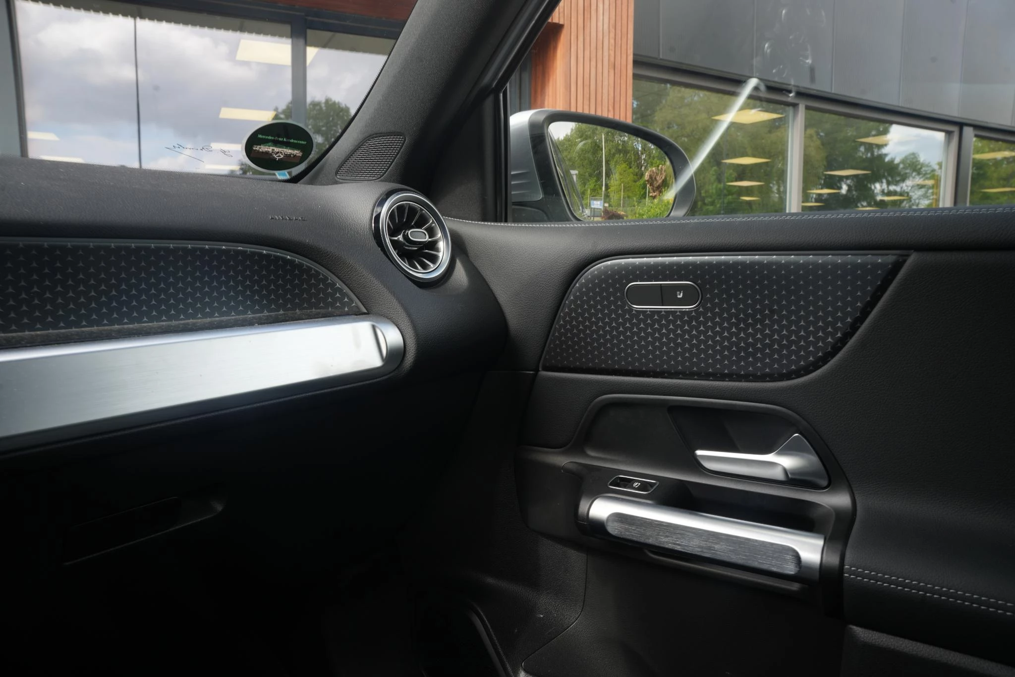 Hoofdafbeelding Mercedes-Benz EQB
