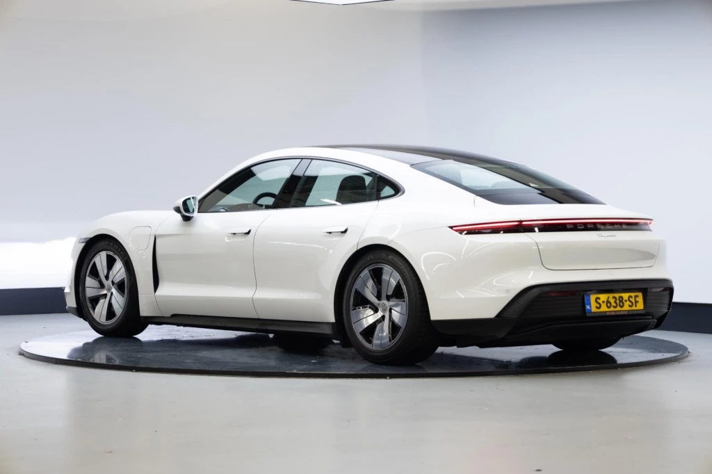 Hoofdafbeelding Porsche Taycan
