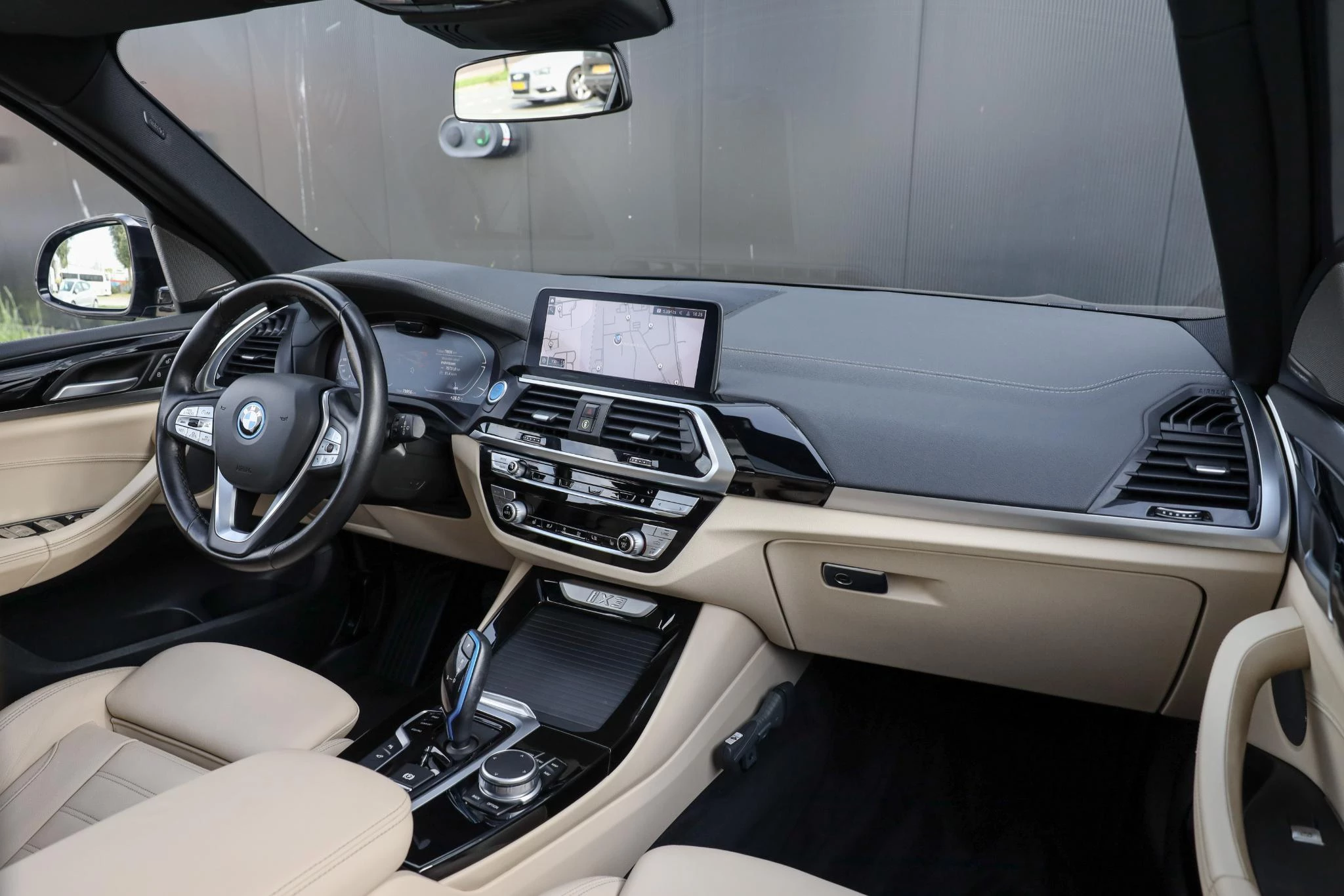 Hoofdafbeelding BMW iX3