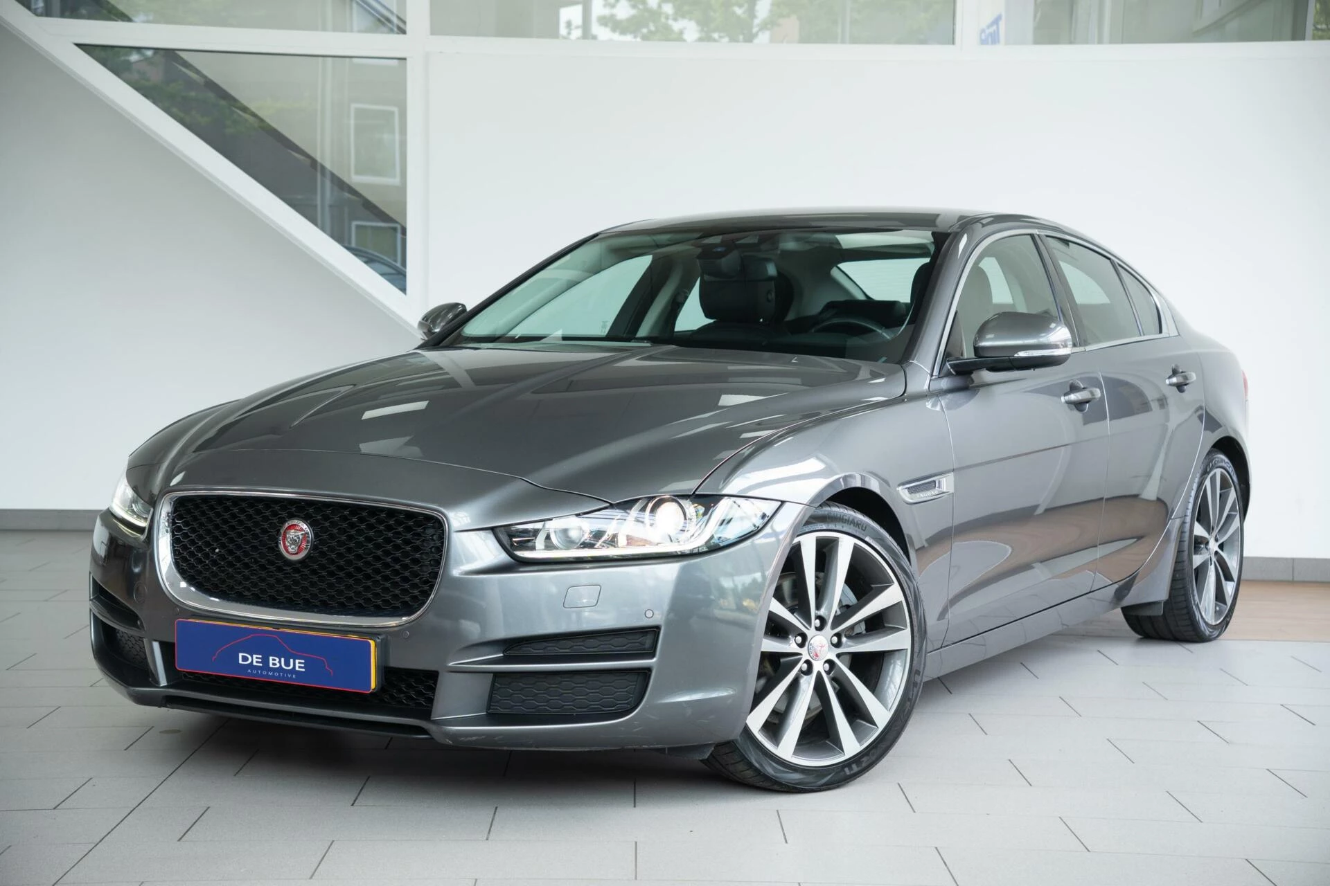 Hoofdafbeelding Jaguar XE