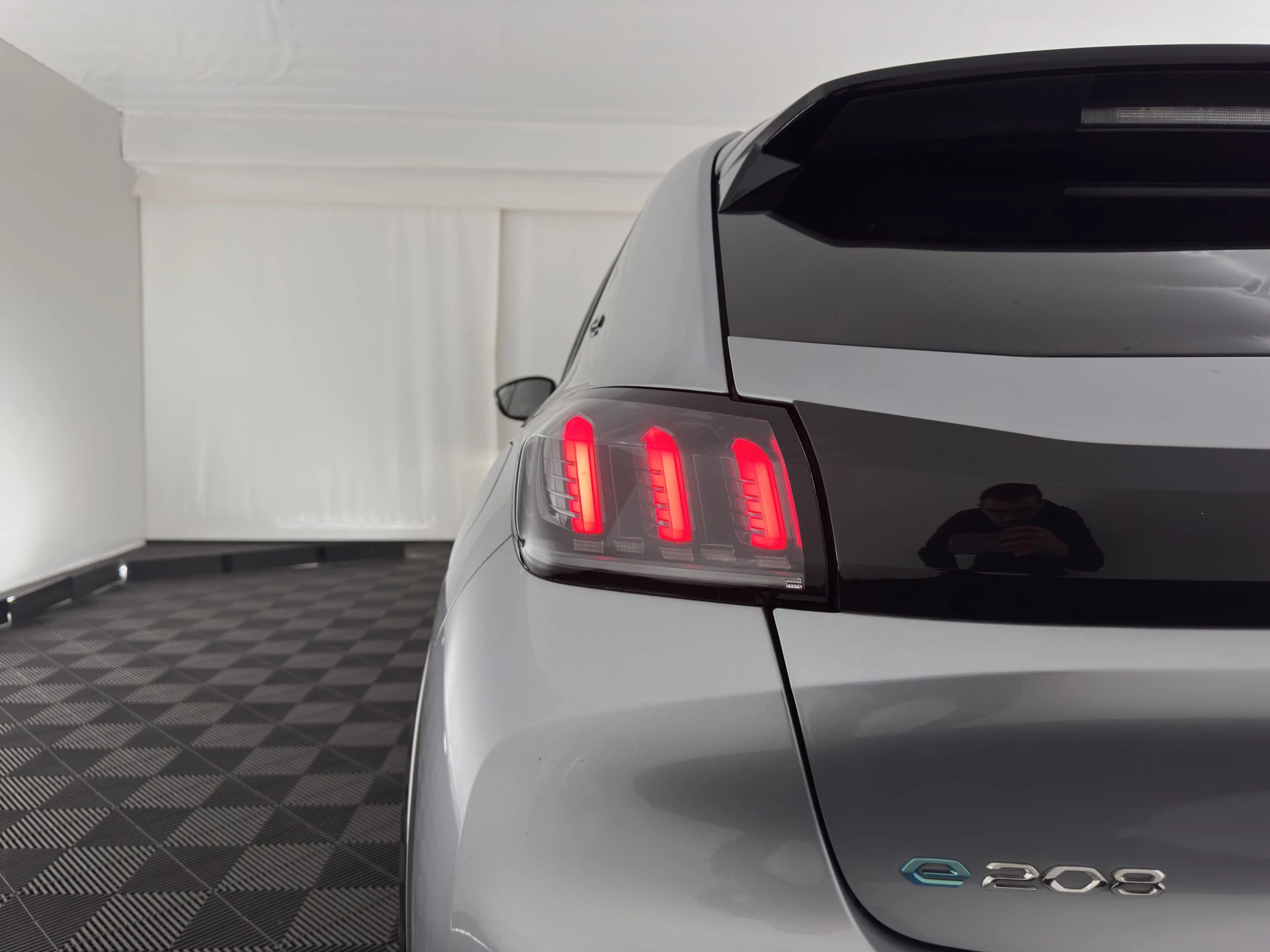 Hoofdafbeelding Peugeot e-208