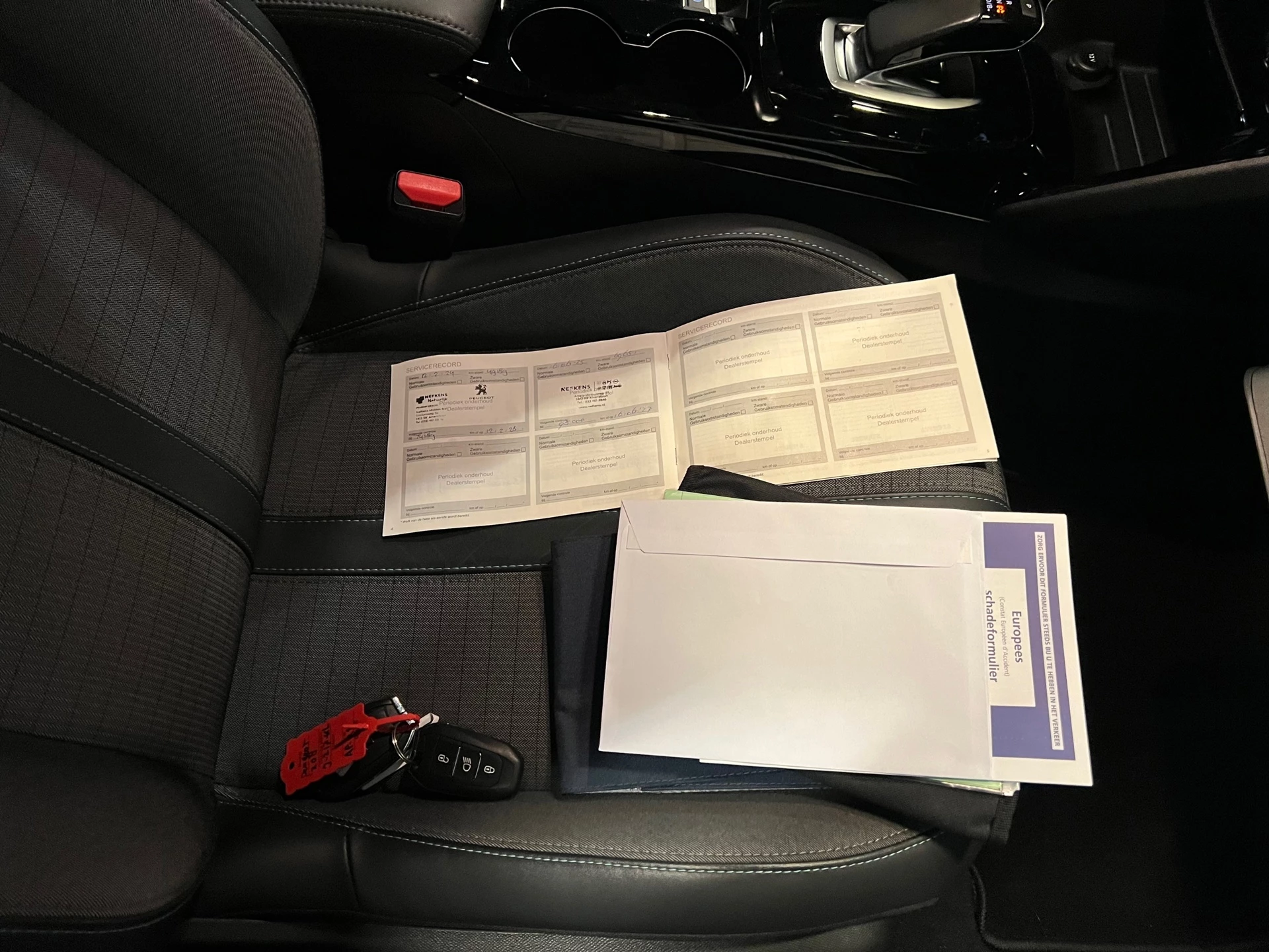 Hoofdafbeelding Peugeot e-208