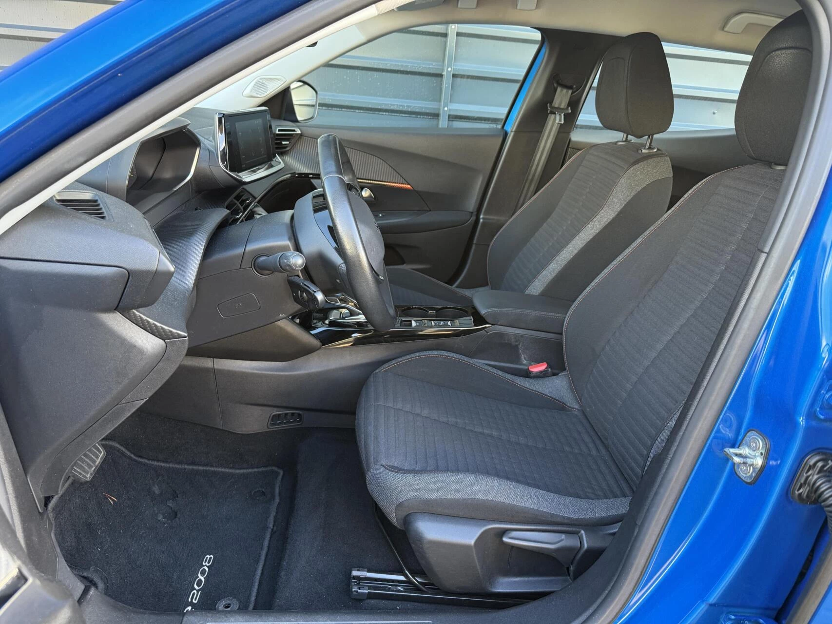 Hoofdafbeelding Peugeot e-2008