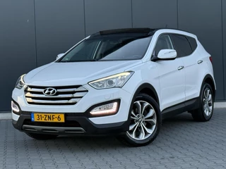 Hoofdafbeelding Hyundai Santa Fe Hyundai Santa Fe 2.4I GDI 4WD i-Catcher 7-Persoons - Pano - Leder - Dealer Onderhouden