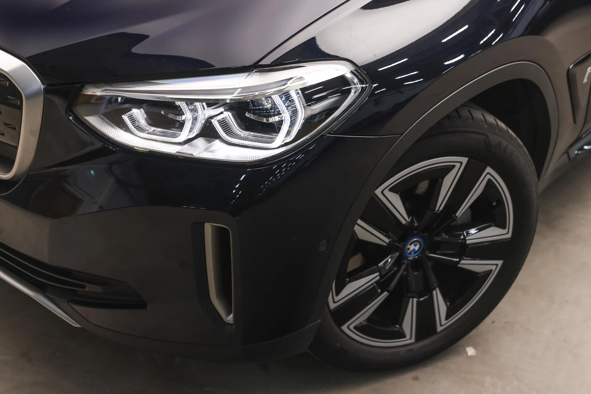 Hoofdafbeelding BMW iX3