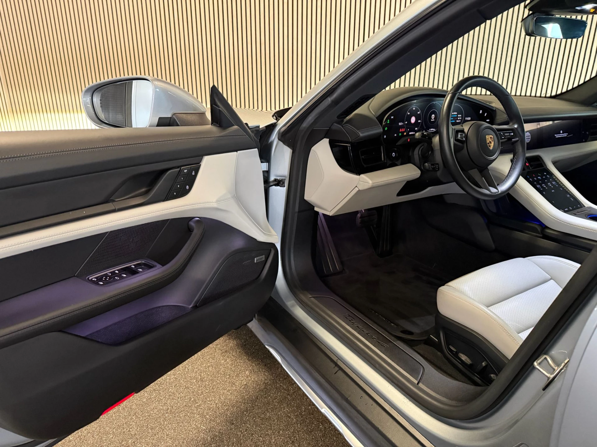 Hoofdafbeelding Porsche Taycan