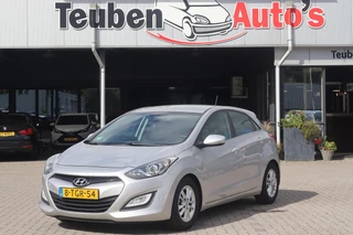 Hyundai i30 1.6 GDI i-Drive Navigatie, Cruise control, Camera, Lichtmetalen wielen, Parkeersensoren