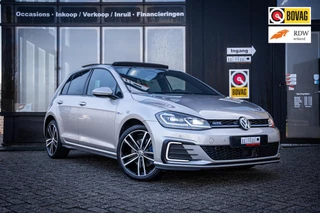 Volkswagen Golf 1.4 TSI GTE*PANO*CARPLAY*KEYLESS*LED*18''LM*