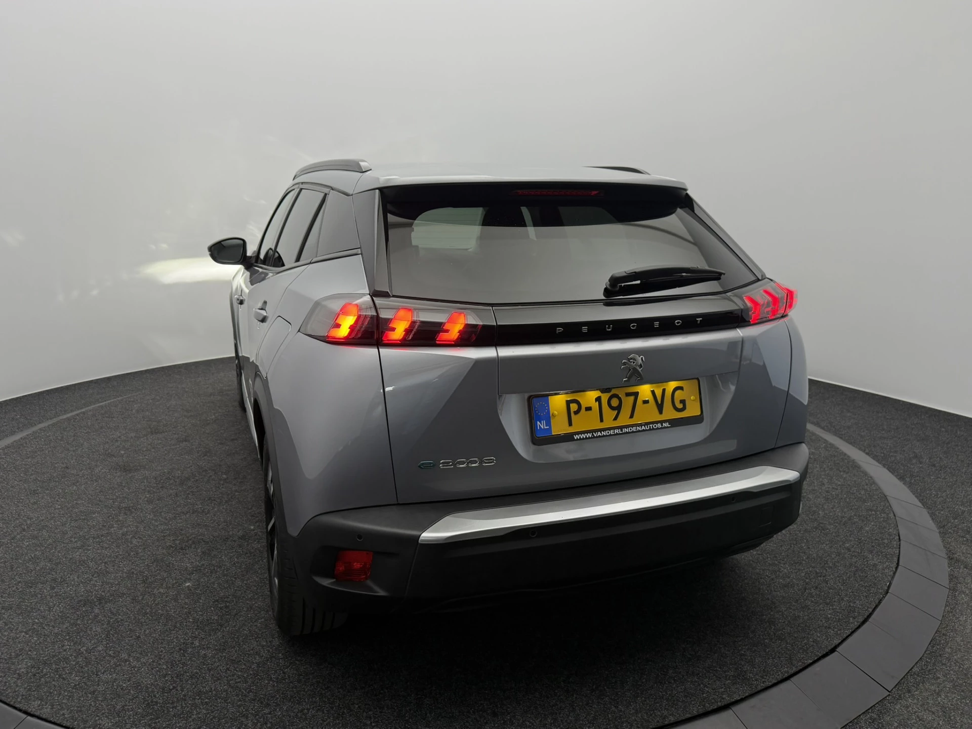 Hoofdafbeelding Peugeot e-2008