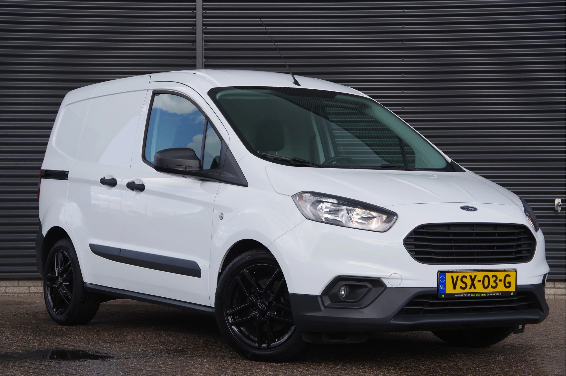 Hoofdafbeelding Ford Transit Courier