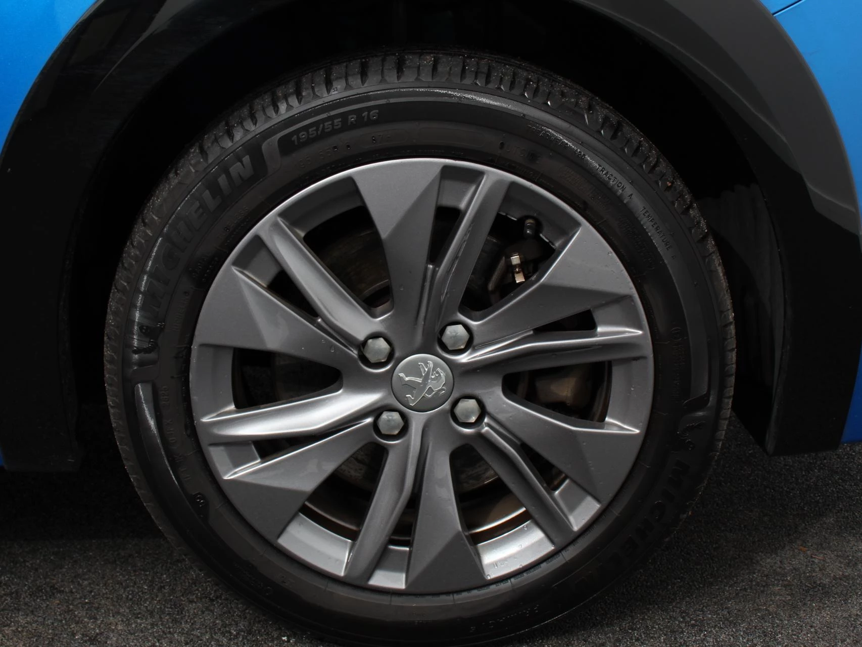 Hoofdafbeelding Peugeot e-208