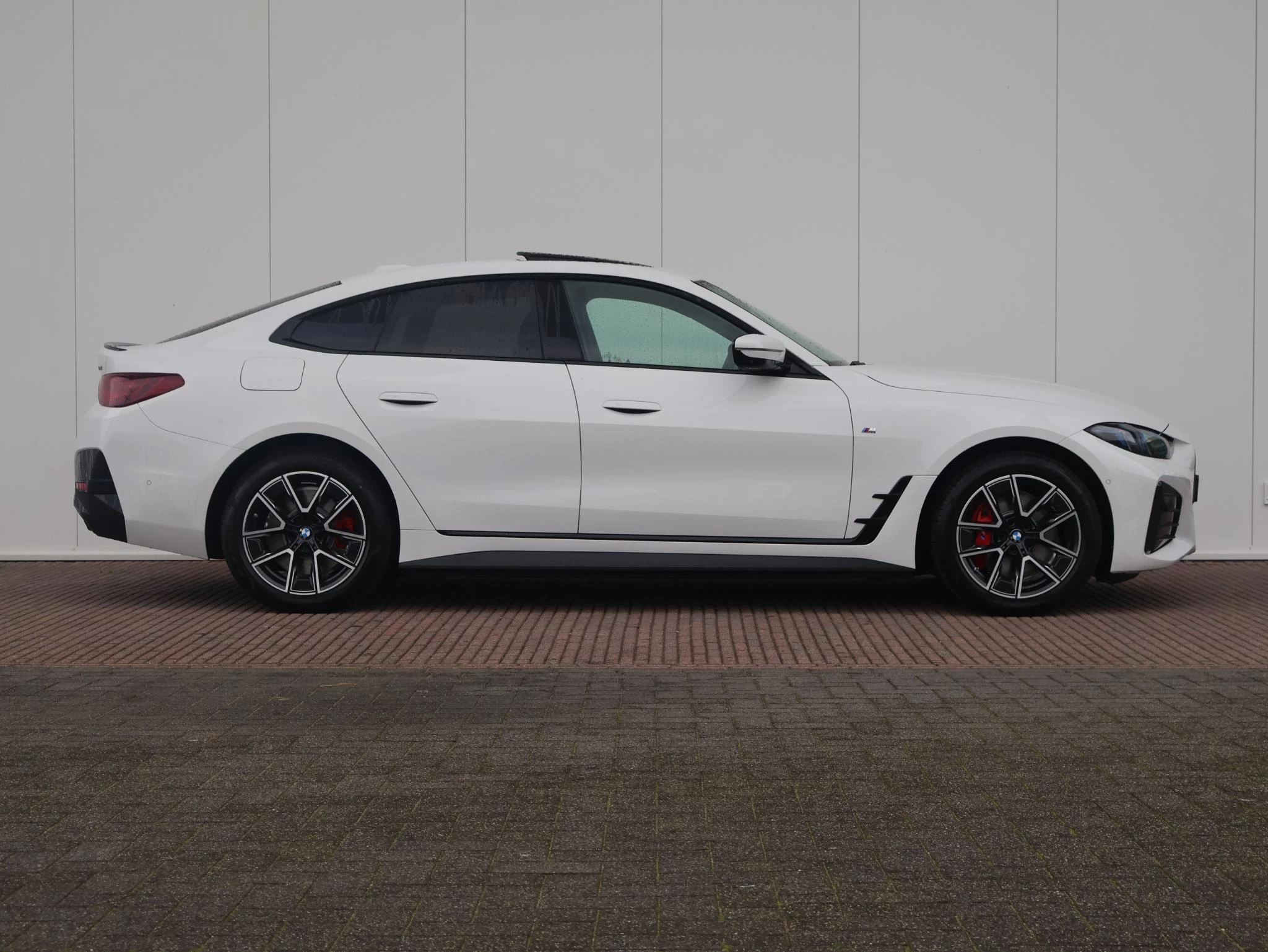 Hoofdafbeelding BMW i4