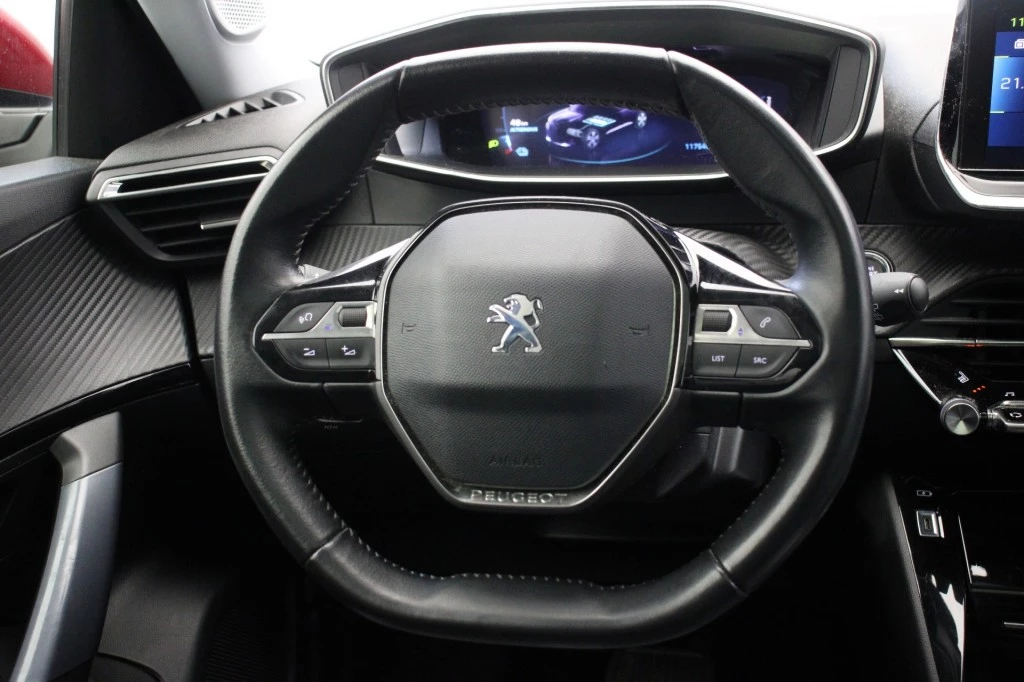 Hoofdafbeelding Peugeot e-2008