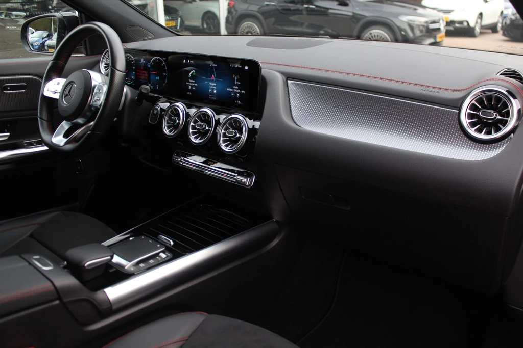Hoofdafbeelding Mercedes-Benz EQA