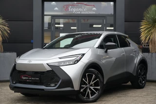Hoofdafbeelding Toyota C-HR Toyota C-HR 2.0 Plug-in Hybrid 220 Dynamic 223pk Stoelverwarming/Camera/AppleCarplay