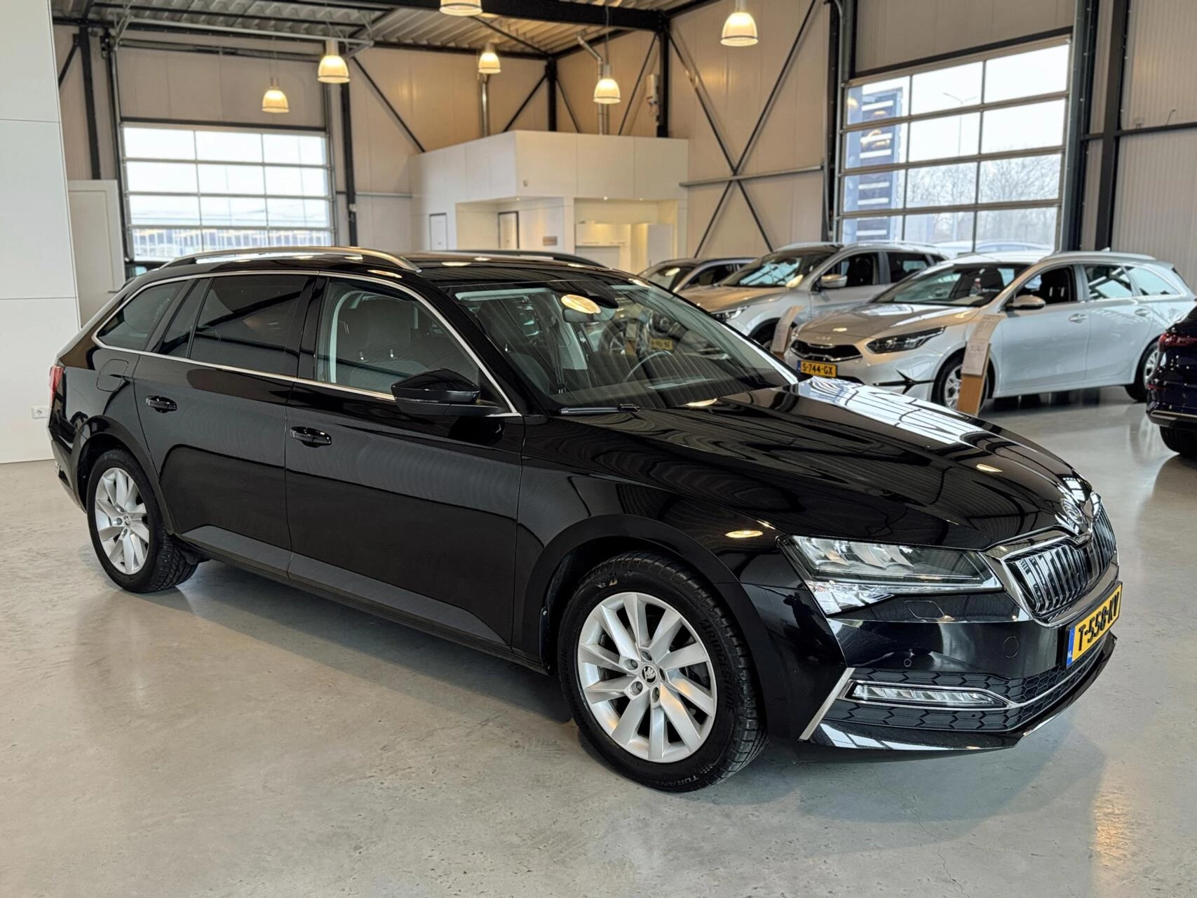 Hoofdafbeelding Škoda Superb