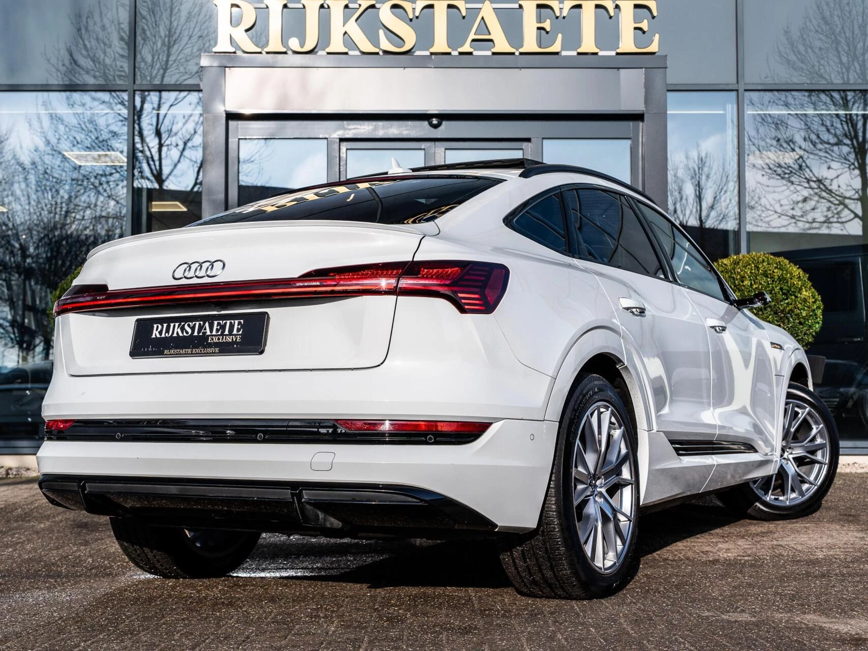 Hoofdafbeelding Audi e-tron