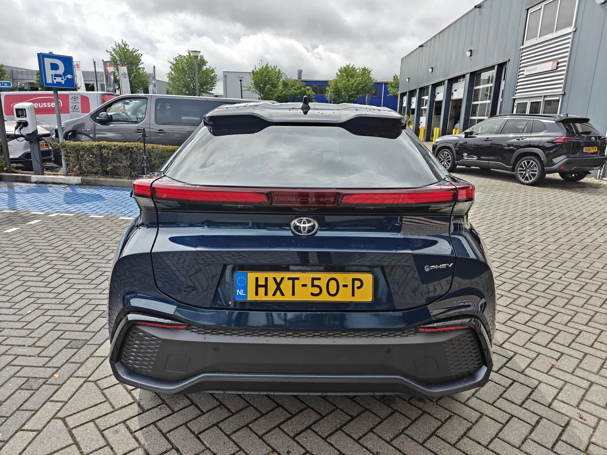 Hoofdafbeelding Toyota C-HR