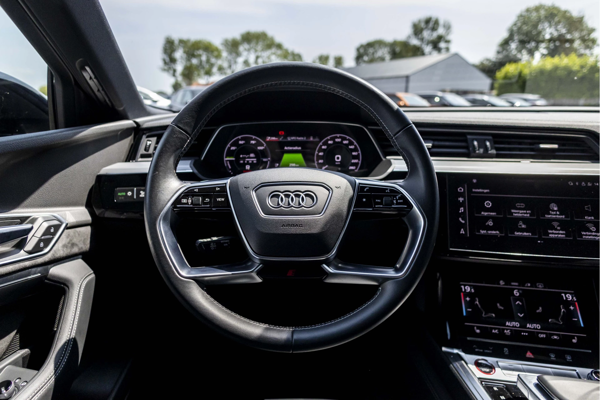 Hoofdafbeelding Audi e-tron