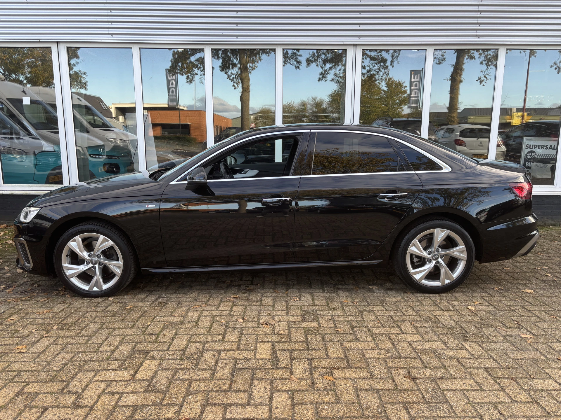 Hoofdafbeelding Audi A4